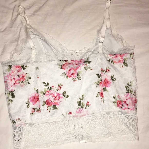 A crop top - Picture 2 of 2